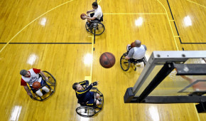 Basketball en chaise roulante