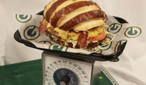 Burger de 1,5kg pour les fans des Packers de Green Bay