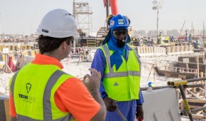 Casques ventilés livrés sur le chantier du Lusail Stadium