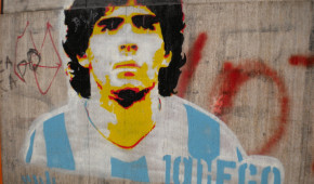 Stade de Naples au nom de Diego Maradona