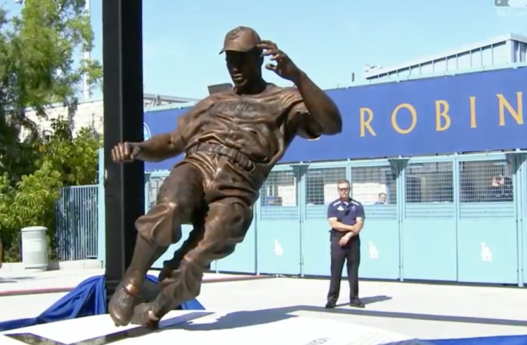 Statue De Jackie Robinson Au Dodger Stadium •