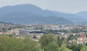 Gewiss Stadium - Vue de la ville haute - copyright OStadium.com