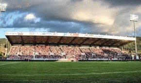 Pelouse synthétique à Oyonnax, une première en TOP 14