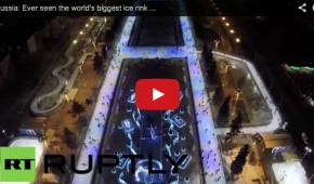 Russie : survol en drone de la plus grande patinoire au monde