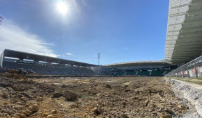 Stade du Hameau - Terrassement de la pelouse - mai 2020 - copyright Section paloise