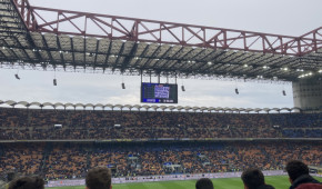 Stade Giuseppe-Meazza - Tribune de touche Inter-Roma 2022-04-23 - copyright OStadium.com