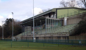 Stade Jean-Moulin, Suresnes - Tribune - février 2015 - copyright OStadium.com