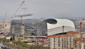 Stade Vélodrome - Vue aérienne de la pose du toit