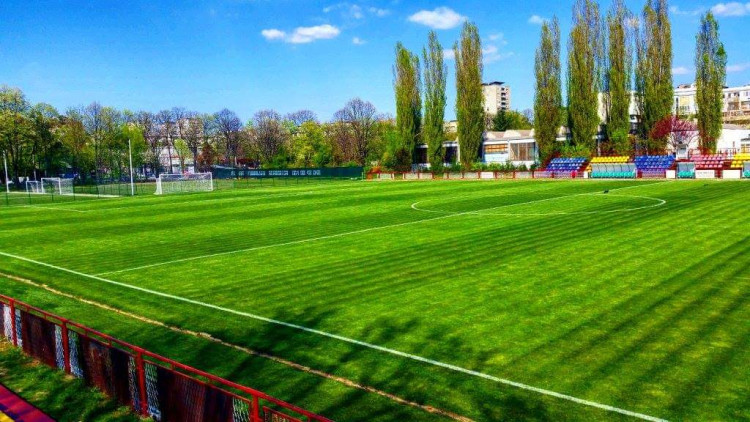 File:Stadion IMT Beograd.jpg - Wikimedia Commons